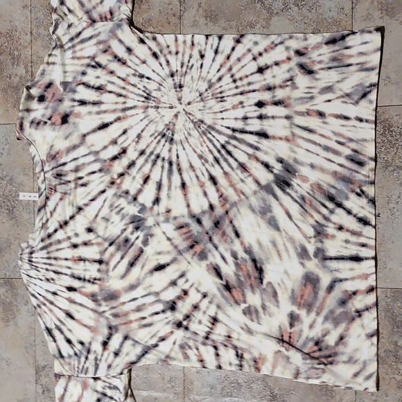 NWOT Women's Boutique Brand Top - Picture 9 of 13